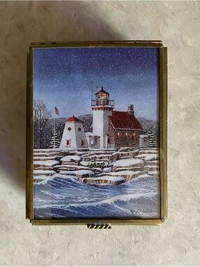 Vintage 90s Bob Stewart Enesco Suncatcher Lighthouse Music Trinket Box collectib